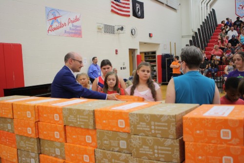 Rodman Library distributes science kits